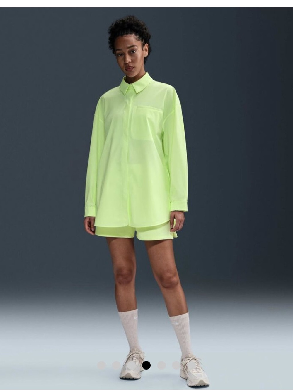 Nike 24.7 perfectstretch Women's oversized long sleeve tap button down bown S